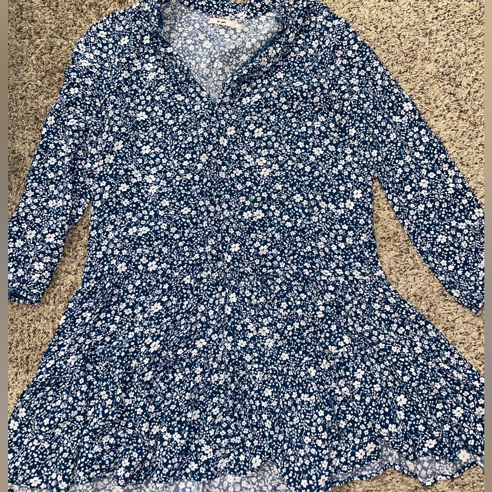 Francesca’s floral swing dress. Size medium.